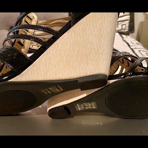 Open Toe Cutout Caged Wedge Heels - Picture 6 of 6